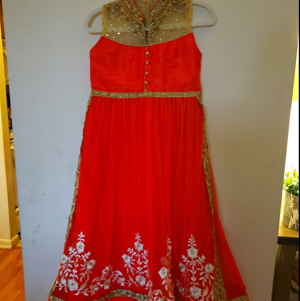 Indian/Pakistani salwar kameez